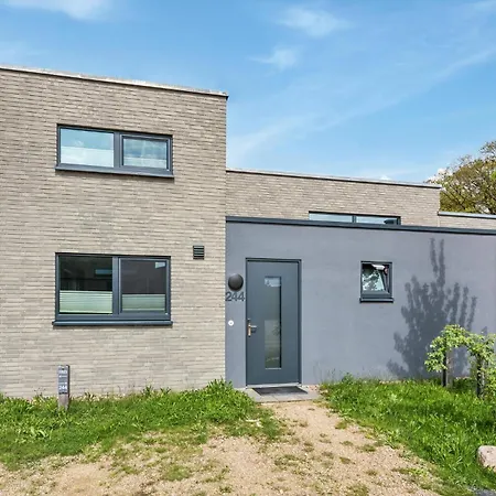 Holiday home Lovely In Lembruch-duemmer With Wifi